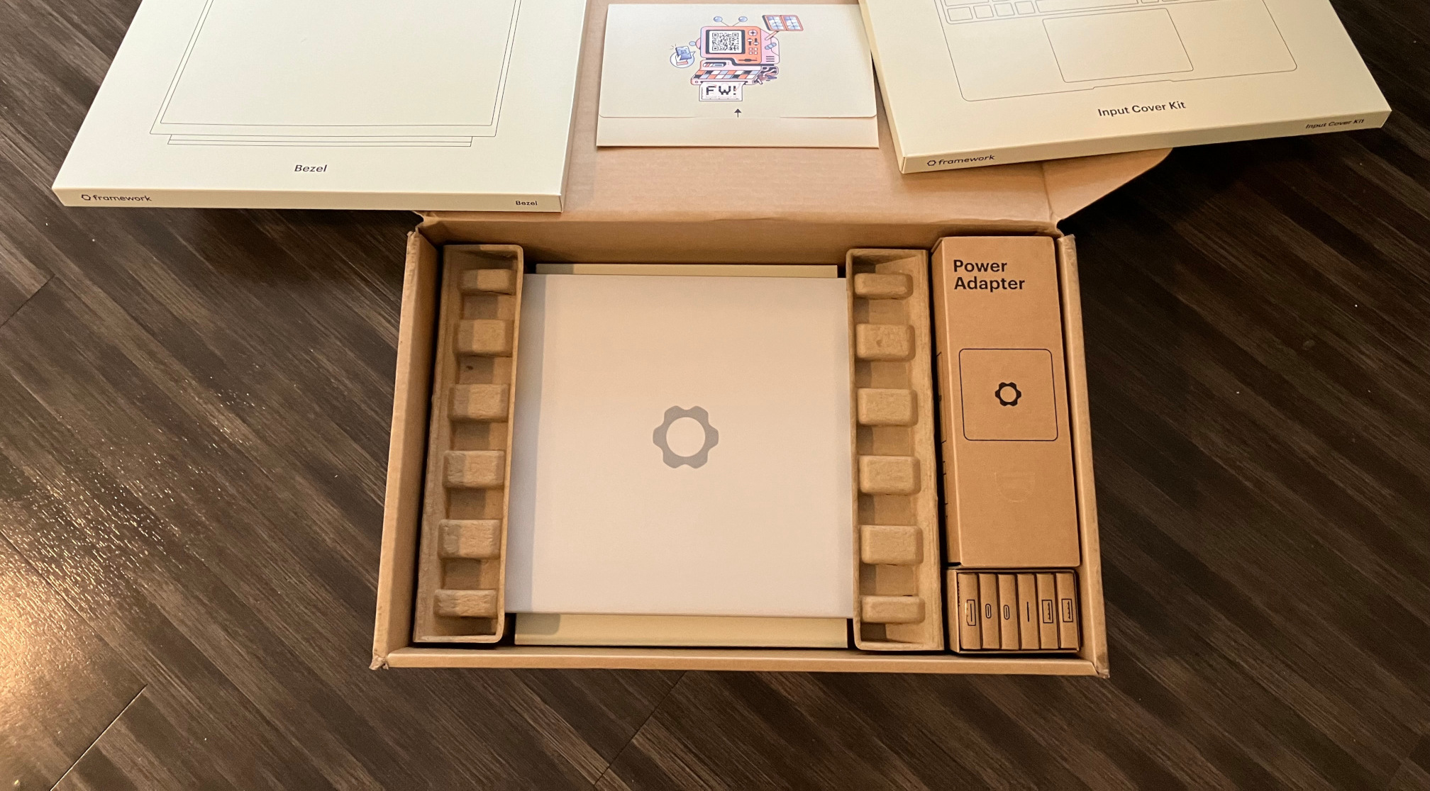 Framework Laptop 13 with AMD Ryzen 7 7840U - Leo3418